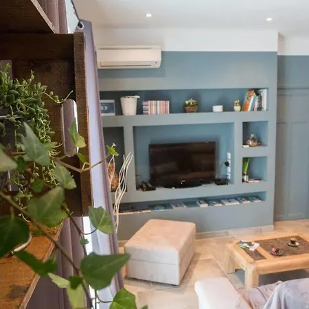 Appartement La Comedie De Vanneau - Acte 1 - 4 *